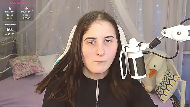 KiraDuvall online show from January 14, 2026, 6:11 pm