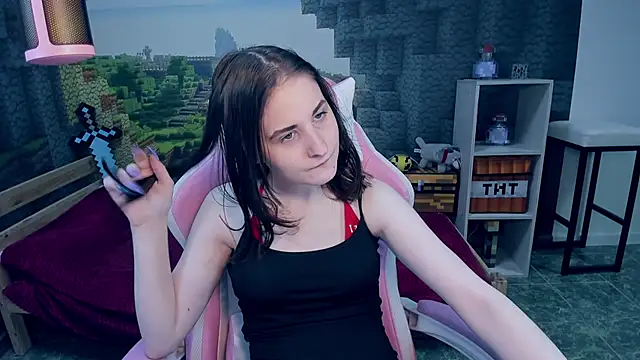 Snapshot of KiraDuvall chatting on March 7, 2026, 5:18 pm KiraDuvall online show from March 7, 2026, 5:18 pm