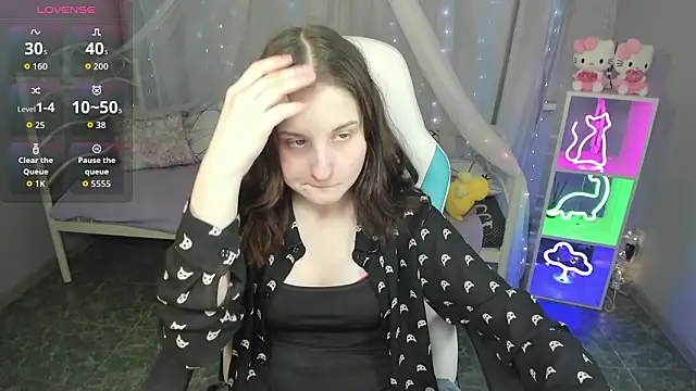 Snapshot of KiraDuvall chatting on March 20, 2026, 7:48 pm KiraDuvall online show from March 20, 2026, 7:48 pm