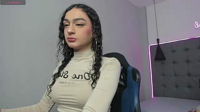 scarletcherry18 online show from April 26, 2026, 3:37 am