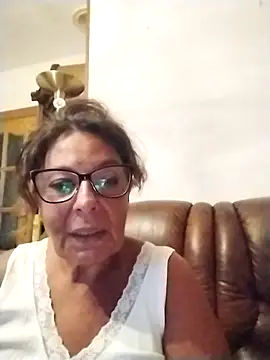 Snapshot of anaisytu chatting on July 24, 2026, 9:33 pm anaisytu online show from July 24, 2026, 9:33 pm