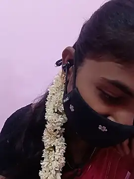 Snapshot of Tamil_Hot_RoyalQueen chatting on June 12, 2026, 5:32 pm Tamil Hot RoyalQueen online show from June 12, 2026, 5:32 pm