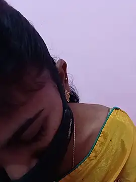 Snapshot of Tamil_Hot_RoyalQueen chatting on June 18, 2026, 5:07 pm Tamil Hot RoyalQueen online show from June 18, 2026, 5:07 pm