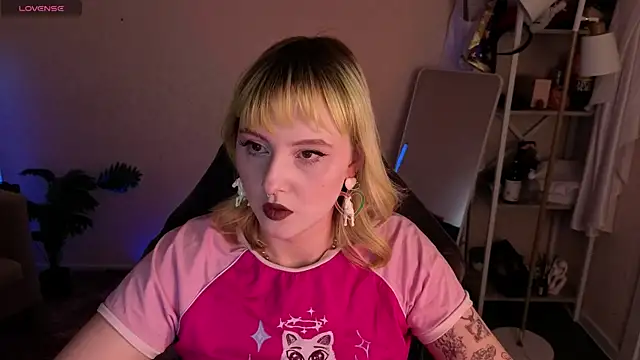 Roziett Belle online show from March 26, 2026, 9:18 am