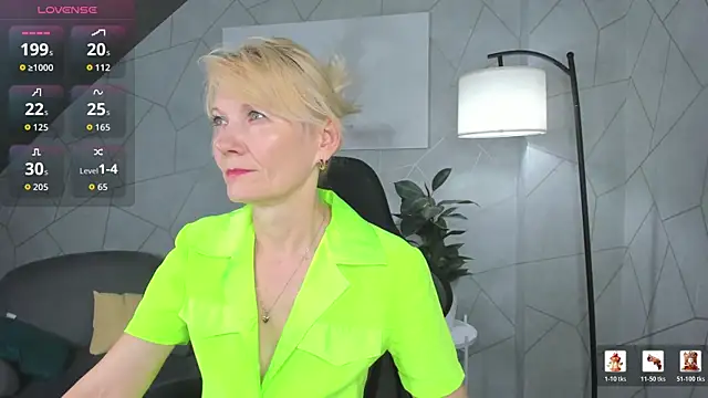 Julie Lucas online show from June 10, 2026, 11:50 pm