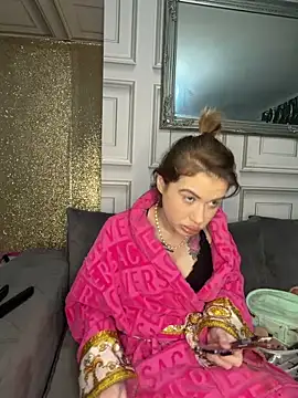 Demi Lovex online show from February 6, 2026, 7:37 am