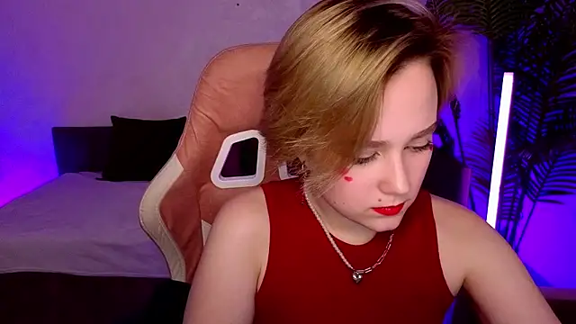 Ellie Heavenly online show from February 10, 2026, 8:24 am