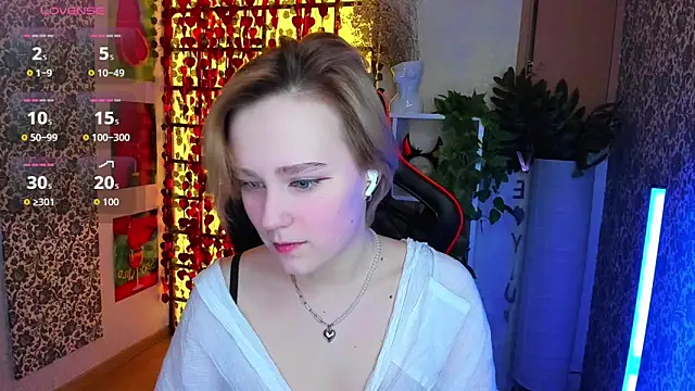 Ellie Heavenly online show from March 1, 2026, 2:00 am