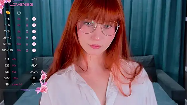 CatherineCummi online show from May 28, 2026, 8:33 am