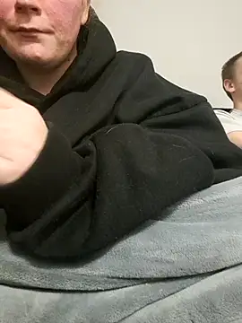 Linchen24857 online show from January 14, 2026, 7:28 pm