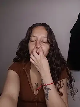 Snapshot of AlexxaAndRileyy chatting on March 7, 2026, 2:44 pm AlexxaAndRileyy online show from March 7, 2026, 2:44 pm