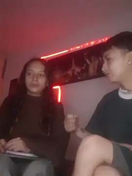 Snapshot of AlexxaAndRileyy chatting on February 5, 2026, 12:01 pm AlexxaAndRileyy online show from February 5, 2026, 12:01 pm