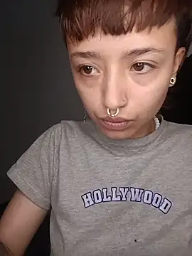 Snapshot of AlexxaAndRileyy chatting on February 8, 2026, 3:43 pm AlexxaAndRileyy online show from February 8, 2026, 3:43 pm