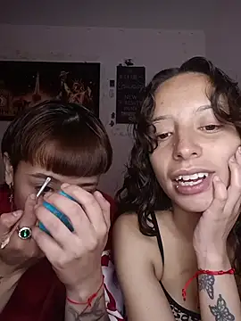 Snapshot of AlexxaAndRileyy chatting on February 21, 2026, 5:48 pm AlexxaAndRileyy online show from February 21, 2026, 5:48 pm