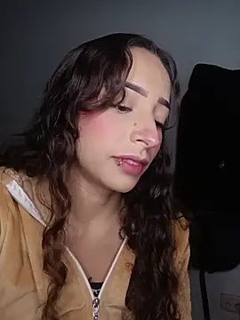 Snapshot of AlexxaAndRileyy chatting on February 18, 2026, 1:18 pm AlexxaAndRileyy online show from February 18, 2026, 1:18 pm