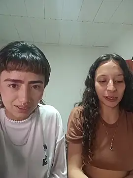 AlexxaAndRileyy online show from May 4, 2026, 7:06 pm