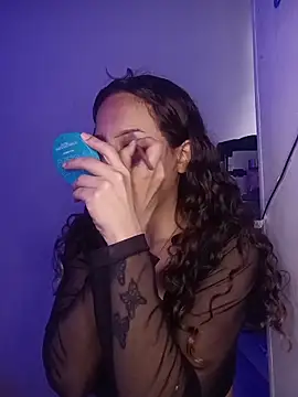 Snapshot of AlexxaAndRileyy chatting on February 13, 2026, 5:02 pm AlexxaAndRileyy online show from February 13, 2026, 5:02 pm