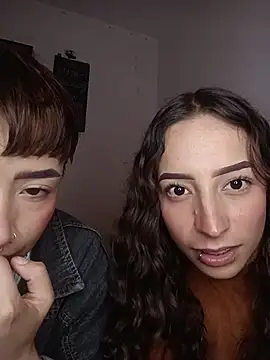 Snapshot of AlexxaAndRileyy chatting on February 23, 2026, 10:21 pm AlexxaAndRileyy online show from February 23, 2026, 10:21 pm