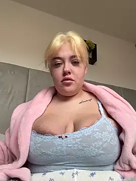 Princess-ivyxoxo online show from February 18, 2026, 10:01 am