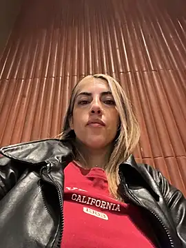 Paulinaa bella online show from April 10, 2026, 8:16 pm