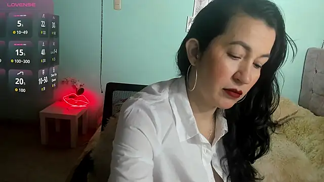 Snapshot of talia_mystic chatting on August 5, 2026, 1:27 pm talia mystic online show from August 5, 2026, 1:27 pm