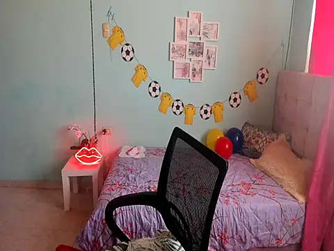 Snapshot of talia_mystic chatting on June 20, 2026, 12:54 pm talia mystic online show from June 20, 2026, 12:54 pm