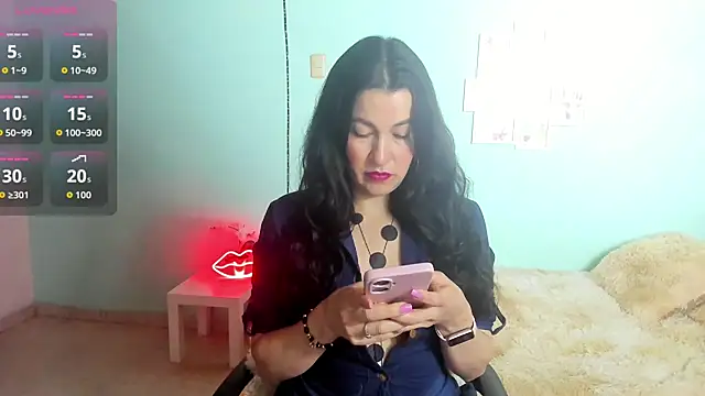 Snapshot of talia_mystic chatting on August 4, 2026, 1:15 pm talia mystic online show from August 4, 2026, 1:15 pm