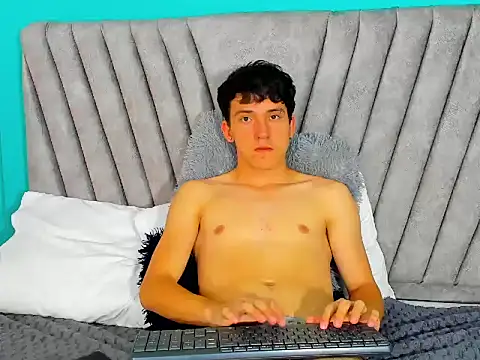 SamBoycash  online show from February 3, 2026, 8:25 pm