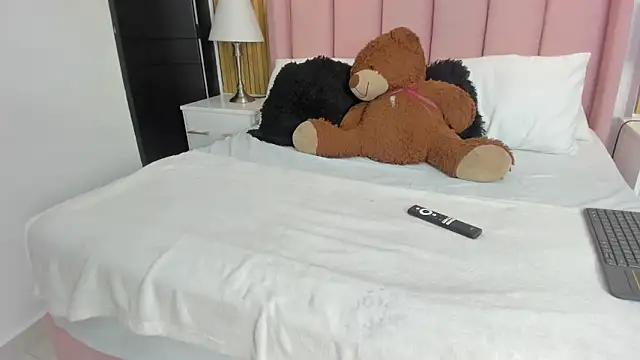 xXxSamantha   online show from March 6, 2026, 9:10 pm