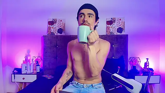 Ethan Briggs  online show from July 9, 2026, 4:02 am