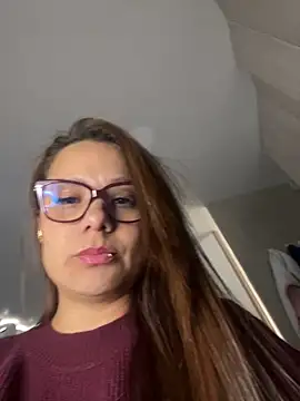 Snapshot of Pretty__Milf chatting on May 27, 2026, 5:53 pm Pretty Milf online show from May 27, 2026, 5:53 pm