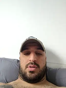 Snapshot of Mertozer01 chatting on March 22, 2026, 10:50 am Mertozer01 online show from March 22, 2026, 10:50 am