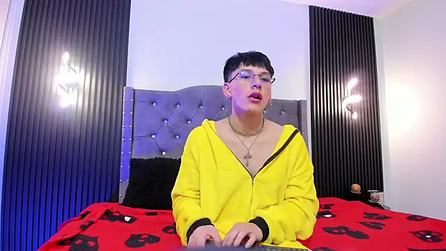 Alexander Collinss online show from February 3, 2026, 2:53 am