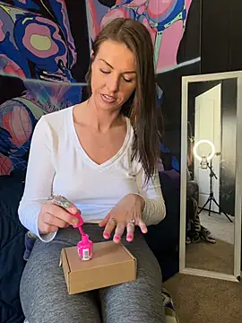 Snapshot of tastemecaroline chatting on February 23, 2026, 4:51 pm tastemecaroline online show from February 23, 2026, 4:51 pm