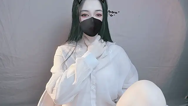 Fushui618 online show from January 19, 2026, 12:42 pm