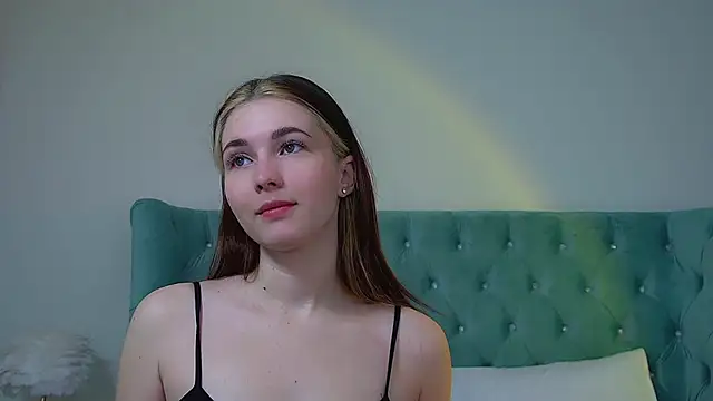 VanessaCelesti online show from March 19, 2026, 6:13 am