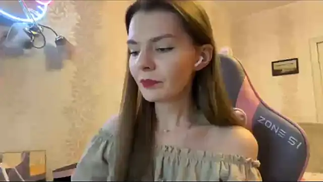 LavondaDeleston online show from February 1, 2026, 6:28 pm