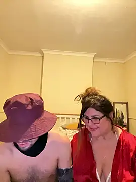 oldladyxyoungboy online show from January 17, 2026, 2:37 am