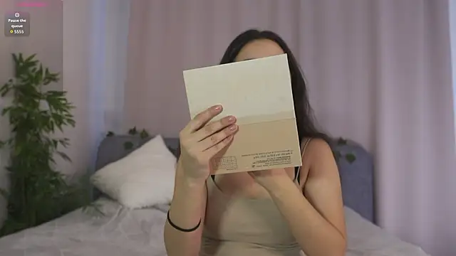 VestaCarrigg online show from February 1, 2026, 5:38 am