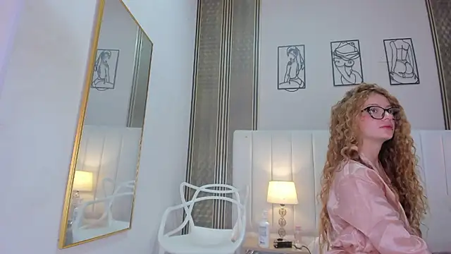 isabela  x online show from March 11, 2026, 11:59 am