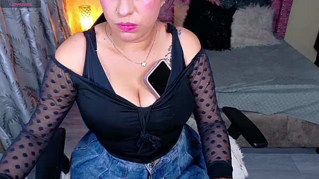 keileen luna online show from March 6, 2026, 8:59 pm