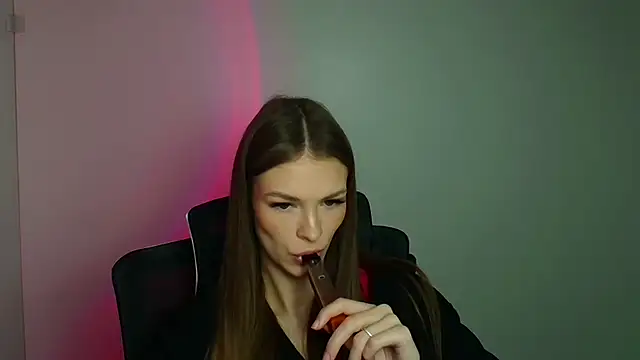 Lina Loveuu online show from February 19, 2026, 12:46 pm