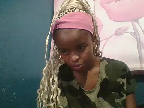 Snapshot of petitemew chatting on March 22, 2026, 3:13 pm petitemew online show from March 22, 2026, 3:13 pm