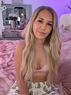 JulieSol online show from February 9, 2026, 8:34 am