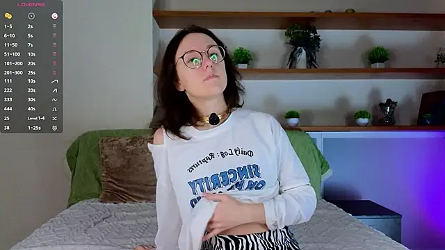 PorshaFluellen online show from February 3, 2026, 1:16 am