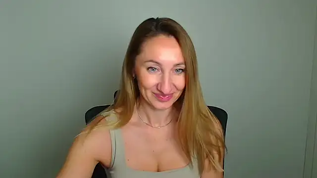 Diana Sweeet  online show from May 6, 2026, 5:55 am