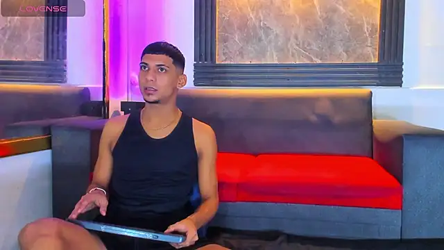 Snapshot of ALEX_KEITH26 chatting on April 17, 2026, 11:46 am ALEX KEITH26 online show from April 17, 2026, 11:46 am