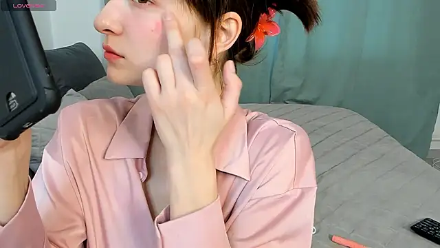 DeonnaHeney online show from March 8, 2026, 6:17 am