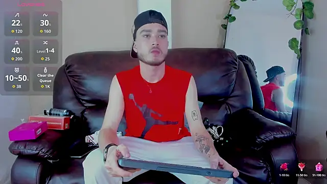 Snapshot of Salvattore_Muller chatting on June 30, 2026, 10:32 pm Salvattore Muller online show from June 30, 2026, 10:32 pm