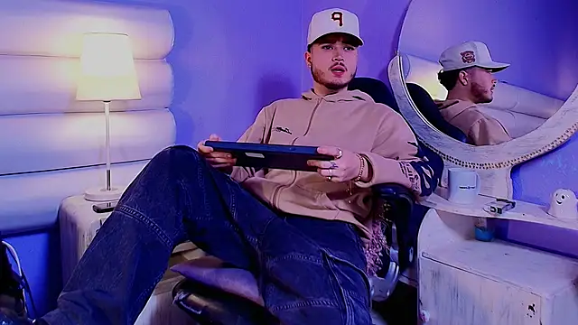 Salvattore Muller online show from February 4, 2026, 1:22 am